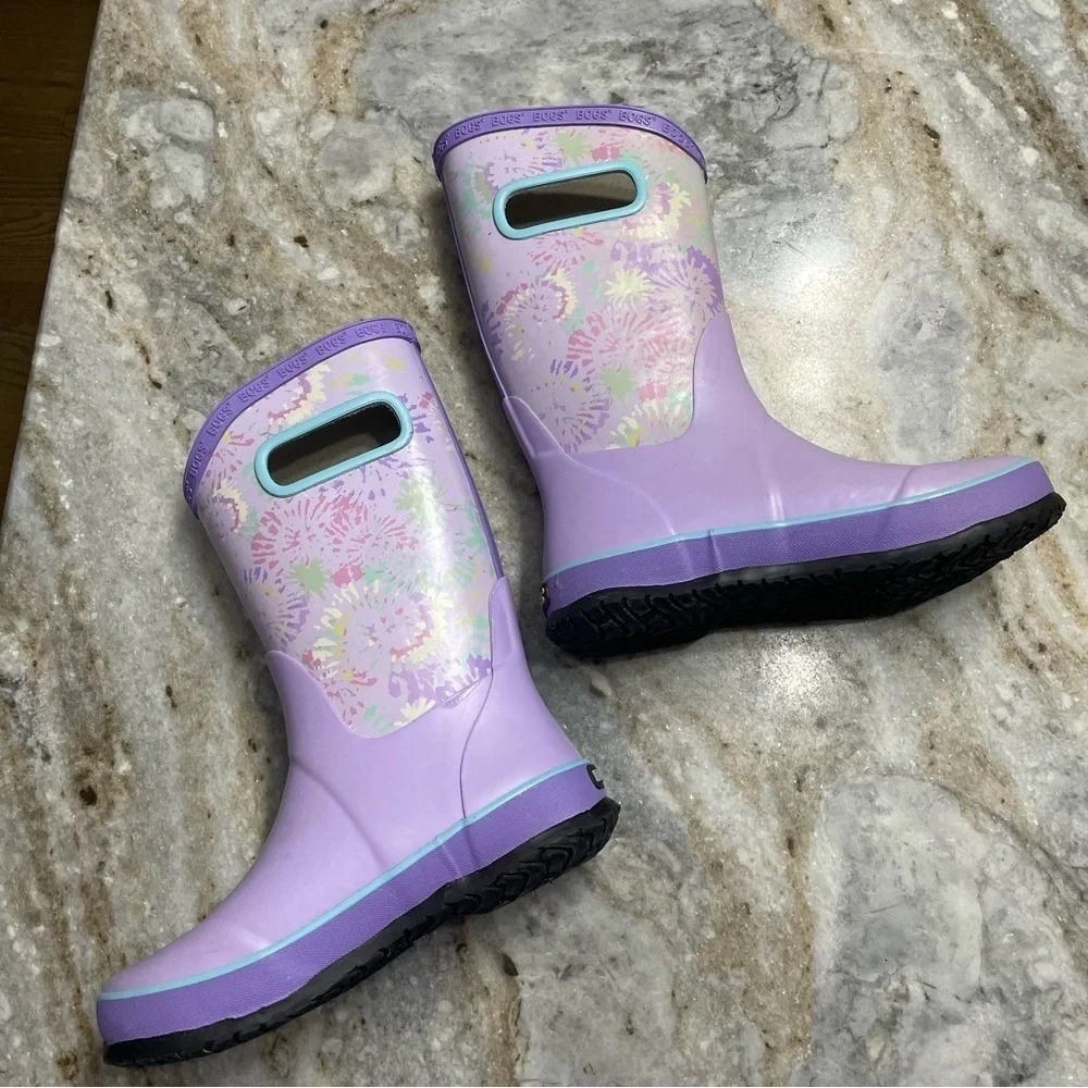 Bogs lilac floral Insulated Waterproof Kids Youth Size 4 EU37